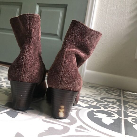 Lucky Brand Ankle Side Zip Suede Booties (7.5/8) - Picture 8 of 12